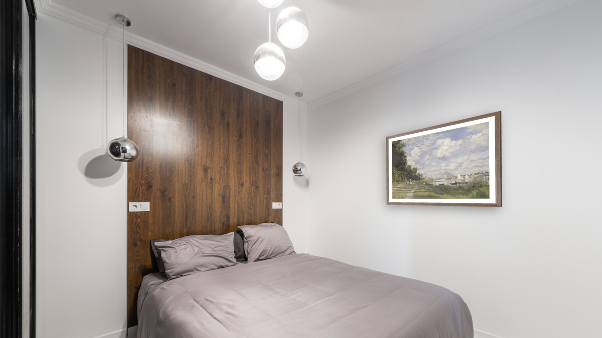 Bassin d'Argenteuil by Claude Monet, shown at 29 × 40 in (73.7 × 101.6 cm) in Arber Light Walnut, bedroom