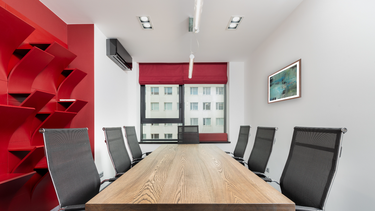 No. 192, shown at 32 × 32 in (81.3 × 81.3 cm) in Arber Light Walnut, office