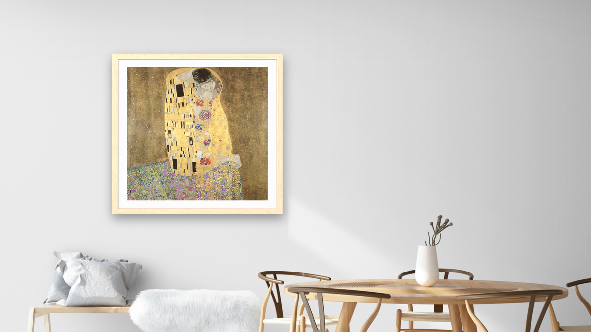 The Kiss by Gustav Klimt, shown at 32 × 32 in (81.3 × 81.3 cm) in Arber Natural, dining