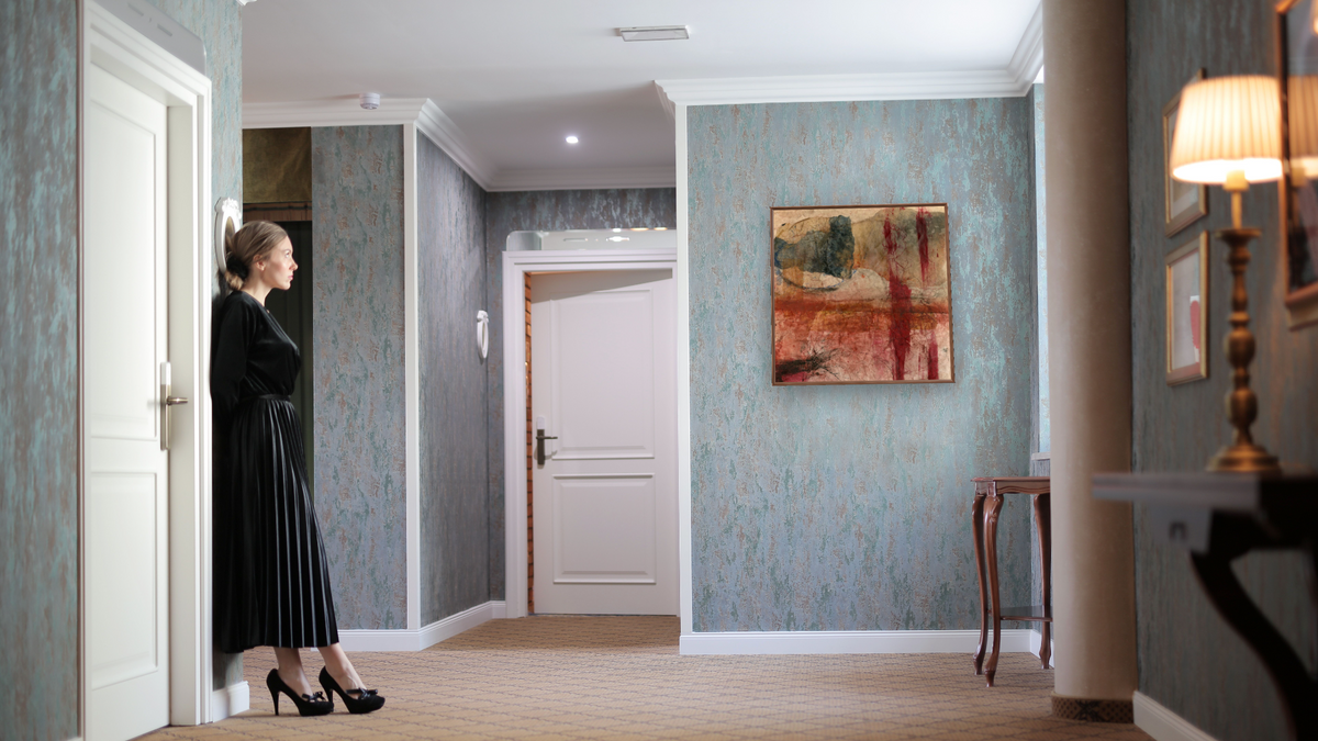 No. 437A by Michelle Oppenheimer, shown at 32 × 32 in (81.3 × 81.3 cm) on canvas in Arber Warm Walnut, hotel lobby