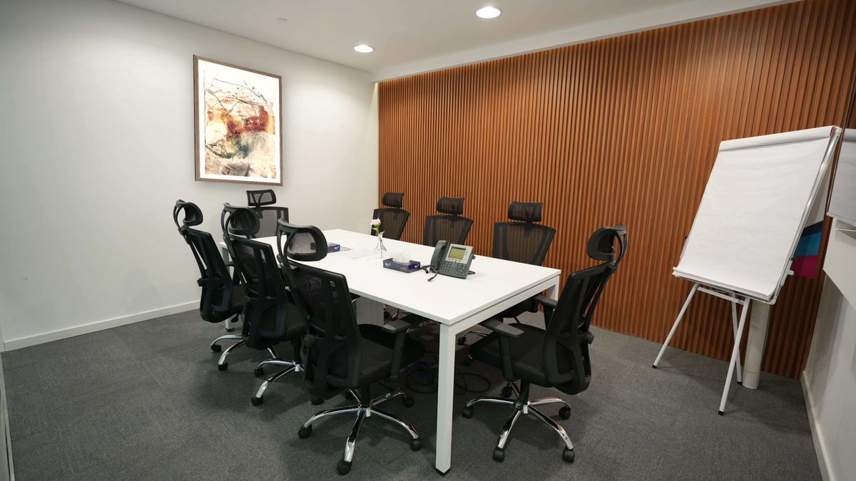 Native by Dan Hobday, shown at 30 × 42 in (76.2 × 106.7 cm) in Arber Light Walnut, boardroom